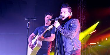 Image of Dan And Shay At Englewood, CO - Fiddlers Green Amphitheatre