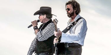 Image of Brooks And Dunn At Mountain View, CA - Shoreline Amphitheatre - CA